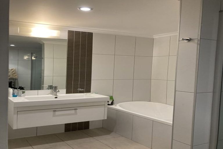 Photo of property in Bellagio Apartments, 3c/39 Taranaki Street, Te Aro, Wellington, 6011