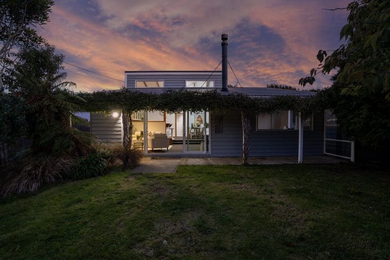 Photo of property in 20 Robert Street, Otatara, Invercargill, 9879
