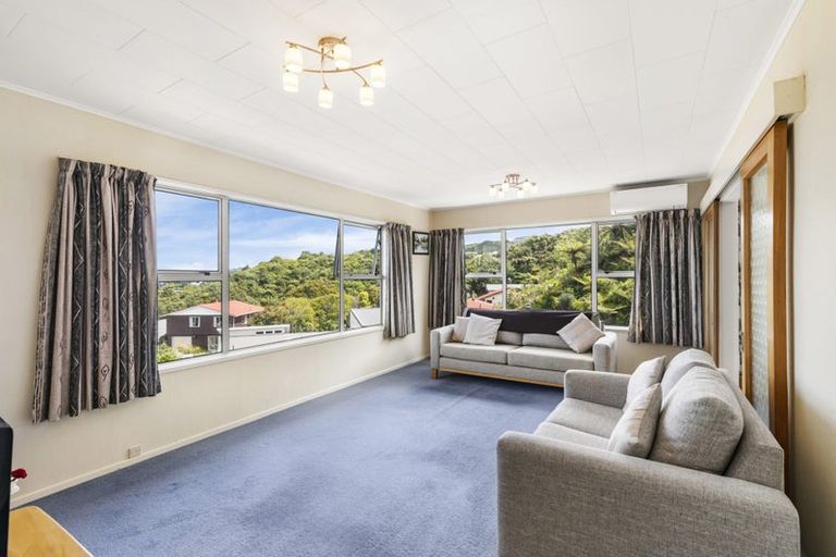 Photo of property in 13 Hibiscus Grove, Maungaraki, Lower Hutt, 5010