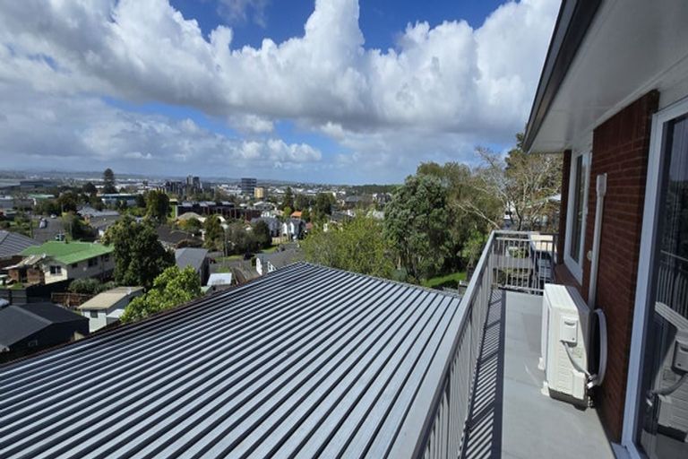 Photo of property in 12 Ruawai Road, Mount Wellington, Auckland, 1060