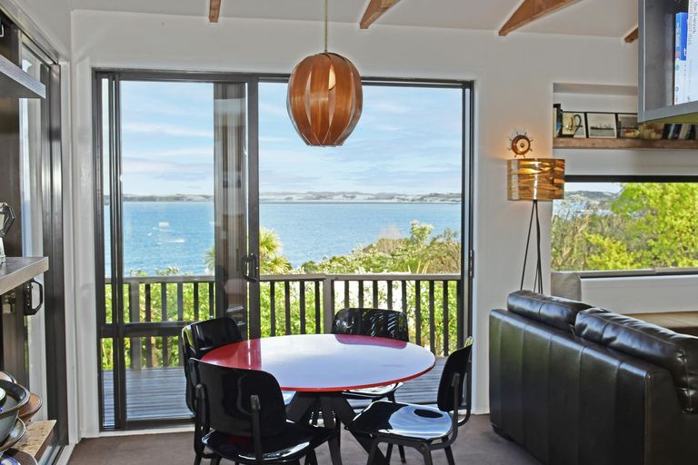 Photo of property in 9 Wonderview Road, Leigh, 0985