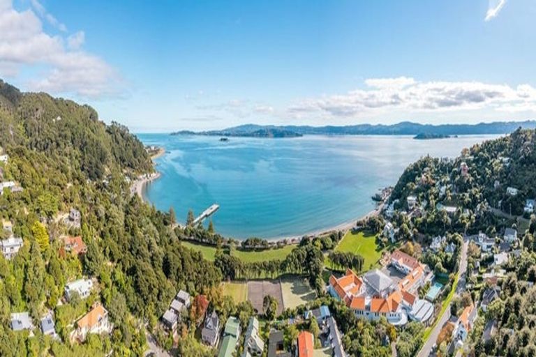 Photo of property in 27 Kotari Road, Days Bay, Lower Hutt, 5013