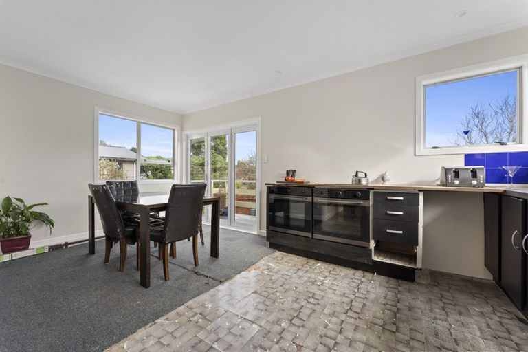 Photo of property in 119 Omata Road, Marfell, New Plymouth, 4310