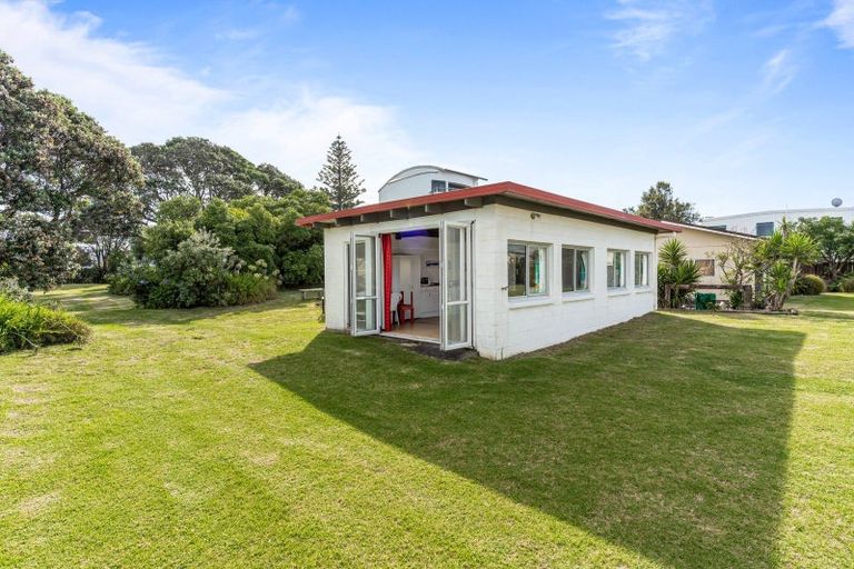 Photo of property in 105 Esplanade Drive, Whangamata, 3620
