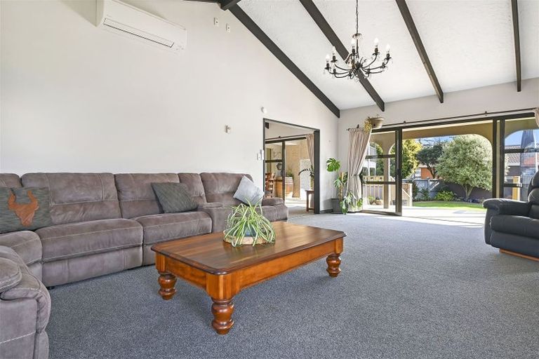 Photo of property in 10 Ruddenklau Lane, Bishopdale, Christchurch, 8053