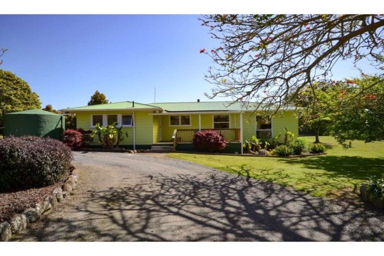 Photo of property in 66 Wiroa Road, Kerikeri, 0293