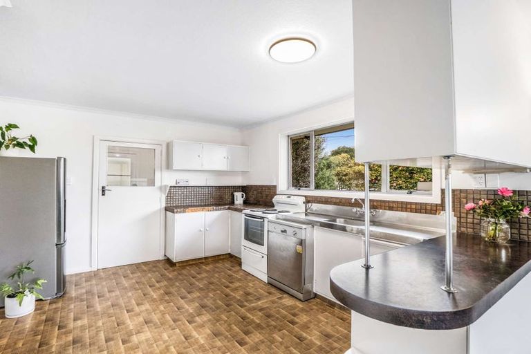 Photo of property in 402 Yaldhurst Road, Russley, Christchurch, 8042