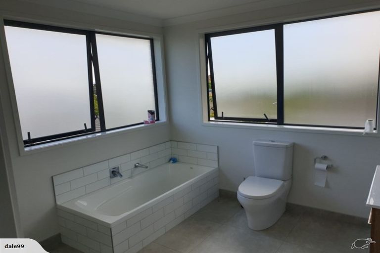 Photo of property in 38 Cockayne Crescent, Sunnynook, Auckland, 0620