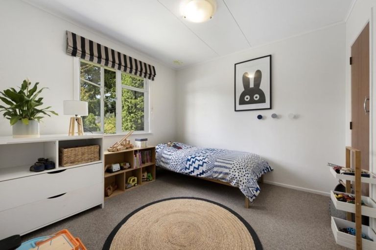 Photo of property in 11 Winchester Avenue, Pinehaven, Upper Hutt, 5019