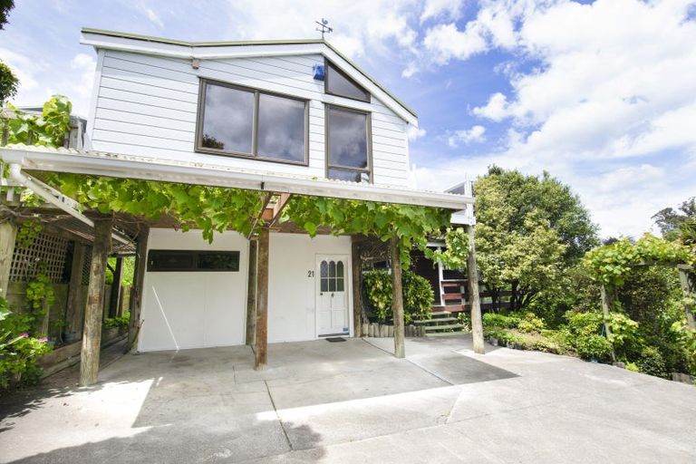 Photo of property in 21 Burns Road, Hospital Hill, Napier, 4110