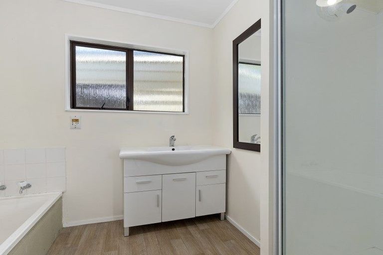 Photo of property in 27 Radiata Street, Fairview Downs, Hamilton, 3214