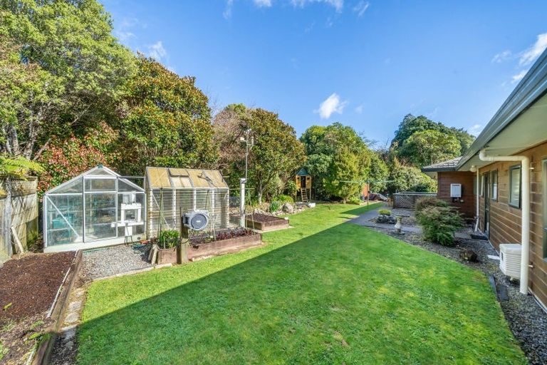 Photo of property in 13 Carlow Grove, Birchville, Upper Hutt, 5018