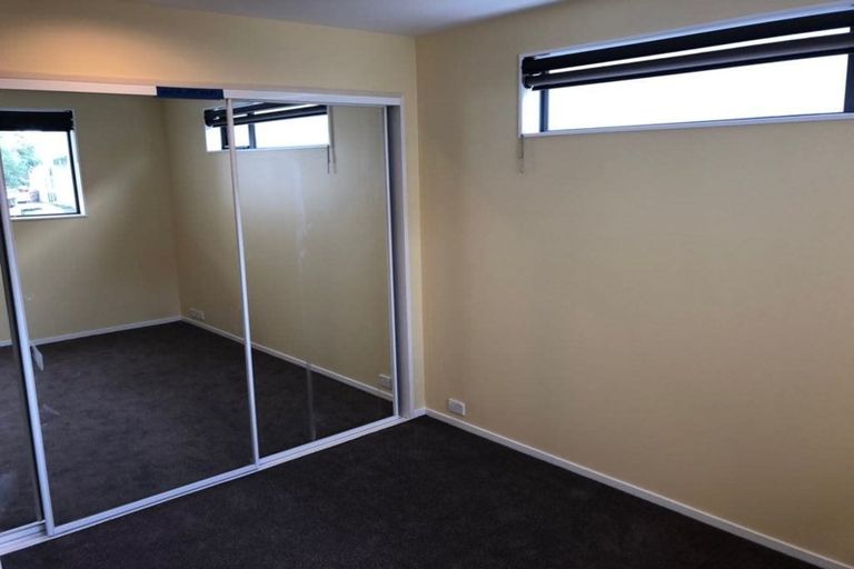 Photo of property in Victoria Villas, 50/35 Pirie Street, Mount Victoria, Wellington, 6011