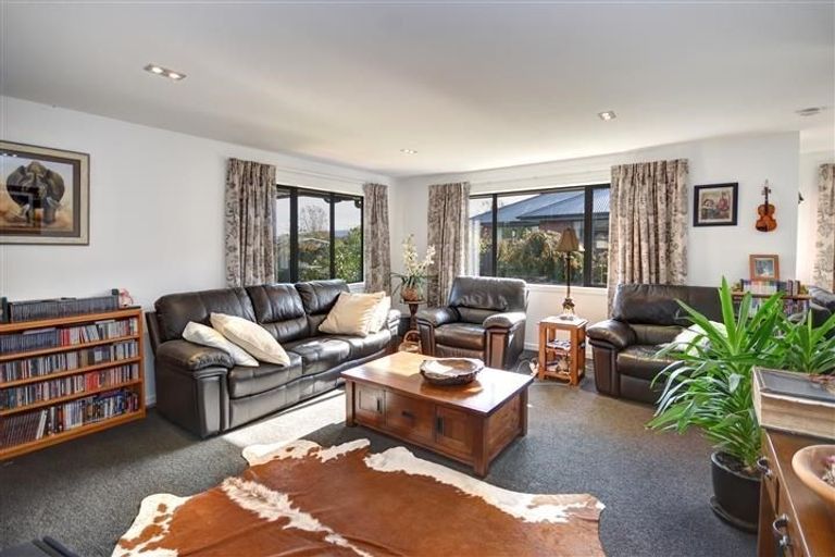 Photo of property in 201 Wingatui Road, Mosgiel, 9024