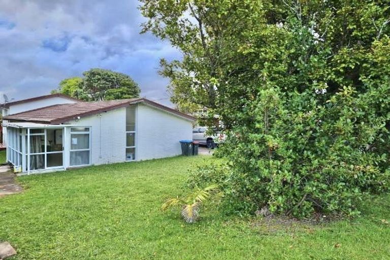 Photo of property in 2/462 Hillsborough Road, Mount Roskill, Auckland, 1041