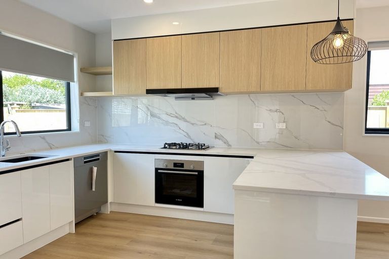 Photo of property in 6 Vanbrugh Place, Bucklands Beach, Auckland, 2014