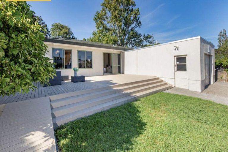 Photo of property in 90a Godley Road, Green Bay, Auckland, 0604