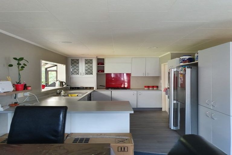 Photo of property in 29 Lydia Place, Kelvin Grove, Palmerston North, 4414