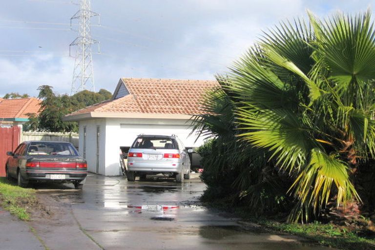 Photo of property in 7 Waylen Place, Burswood, Auckland, 2013