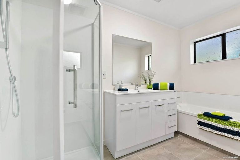 Photo of property in 6 Millhouse Drive, Northpark, Auckland, 2013