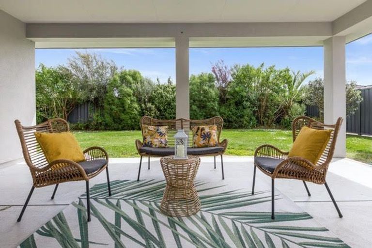 Photo of property in 19 Haast Place, Poraiti, Napier, 4112