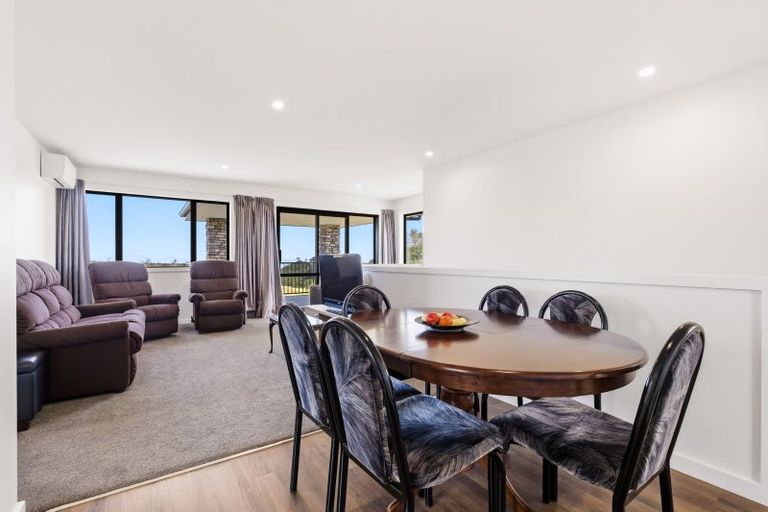 Photo of property in 1 Glendas Way, Acacia Bay, 3385