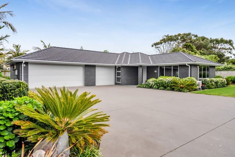 Photo of property in 15 Keene Drive, Bell Block, New Plymouth, 4312