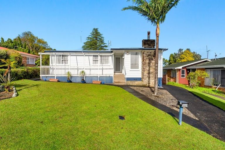 Photo of property in 34 Blakeborough Drive, Forrest Hill, Auckland, 0620