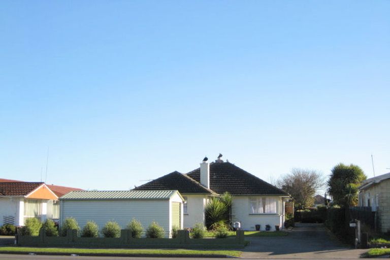 Photo of property in 205a Main North Road, Redwood, Christchurch, 8051