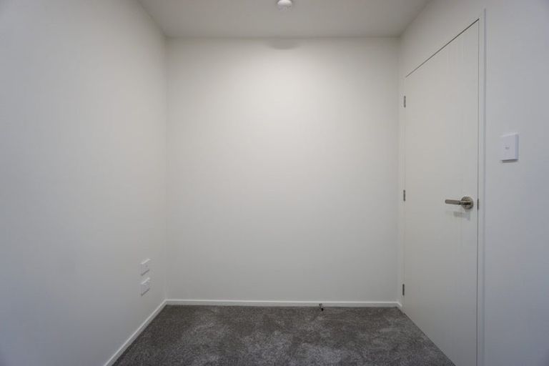 Photo of property in 3/26 Buscomb Avenue, Henderson, Auckland, 0610