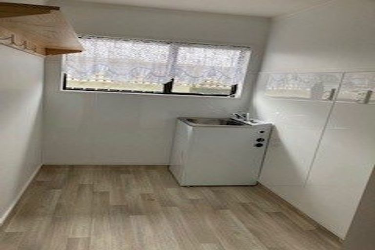 Photo of property in 1 Masonic Close, Takaro, Palmerston North, 4412