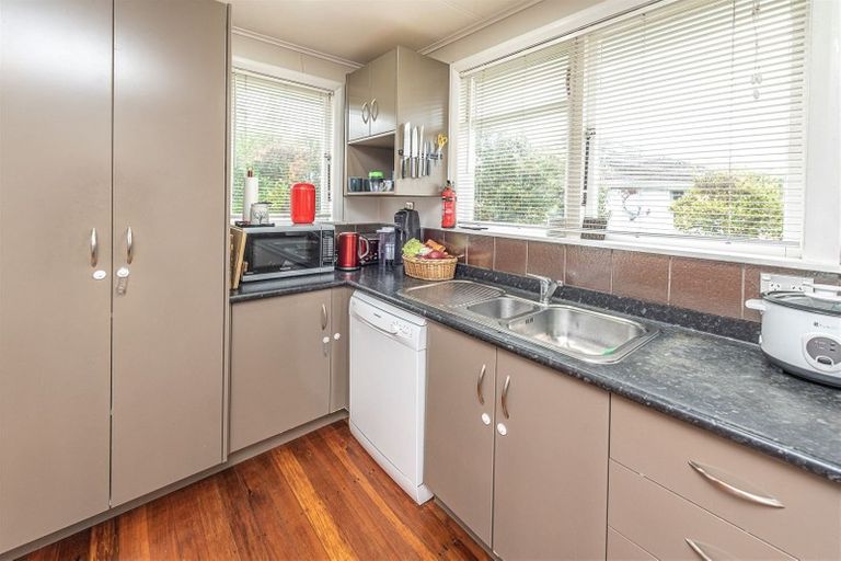 Photo of property in 12 Hadfield Crescent, College Estate, Whanganui, 4500