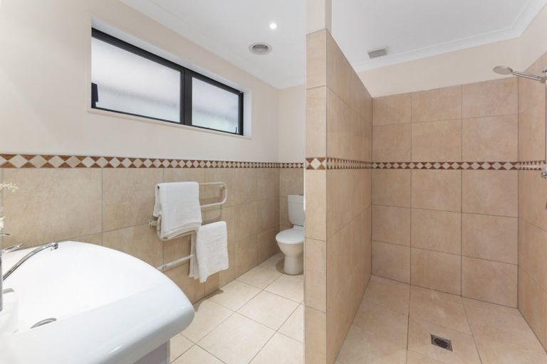 Photo of property in 2 Ormrod Grove, Riverstone Terraces, Upper Hutt, 5018