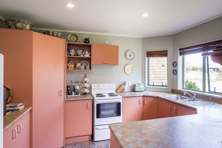 Photo of property in 15 Beachwater Grove, Paraparaumu Beach, Paraparaumu, 5032