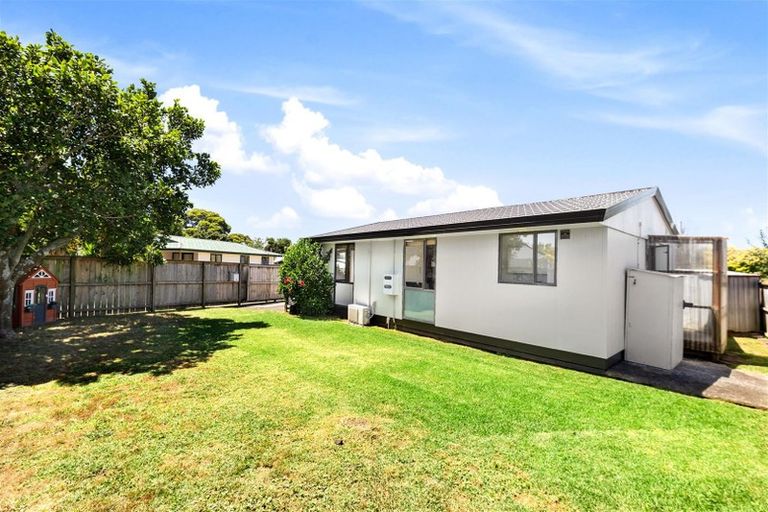 Photo of property in 1/8 Cameron Place, Ranui, Auckland, 0612