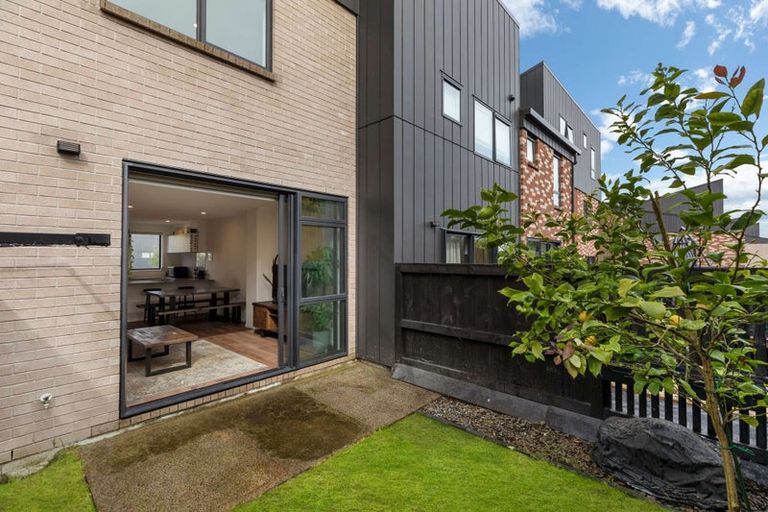 Photo of property in 12 Rara Lane, Manukau, Auckland, 2104