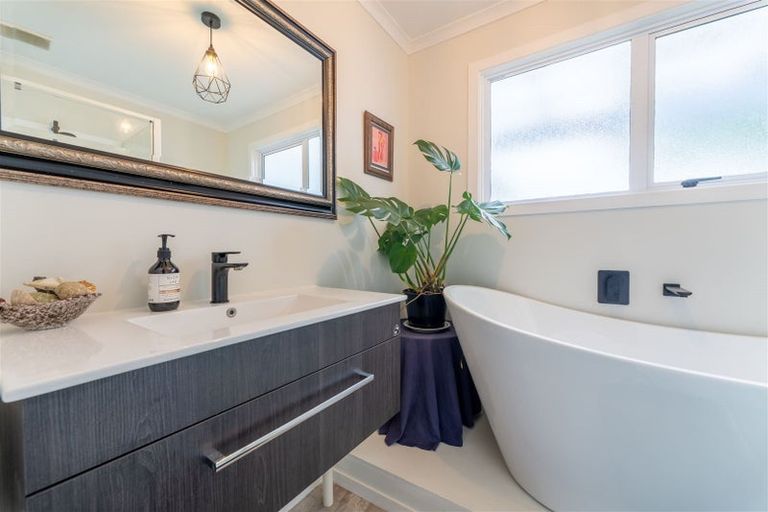 Photo of property in 12 Tay Street, Oamaru North, Oamaru, 9400