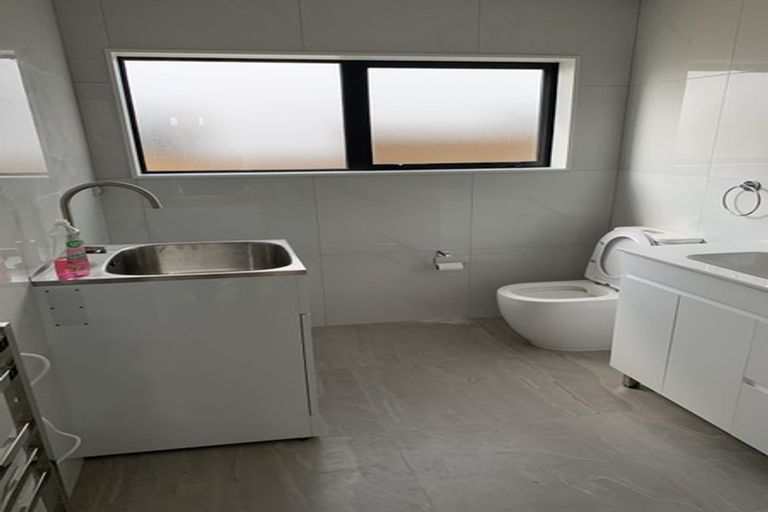 Photo of property in 98 Tir Conaill Avenue, Flat Bush, Auckland, 2019