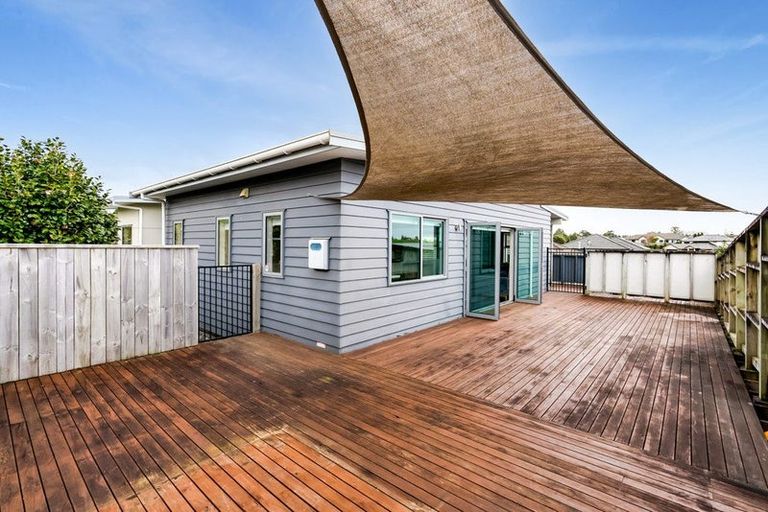 Photo of property in 13a Heta Road, Highlands Park, New Plymouth, 4312