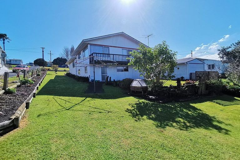 Photo of property in 15 Bickerstaffe Road, Maungaturoto, 0520