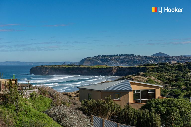 Photo of property in 14 Sunset Terrace, Waikanae Beach, Waikanae, 5036