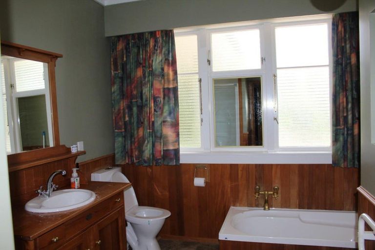 Photo of property in 4 Hillside Terrace, Saint Johns Hill, Whanganui, 4500