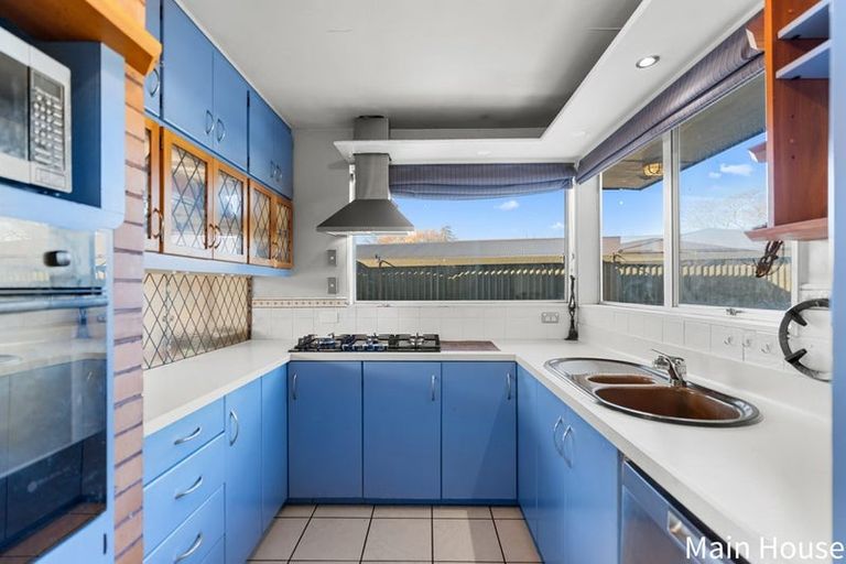 Photo of property in 18 Bidwell Place, Hillmorton, Christchurch, 8025