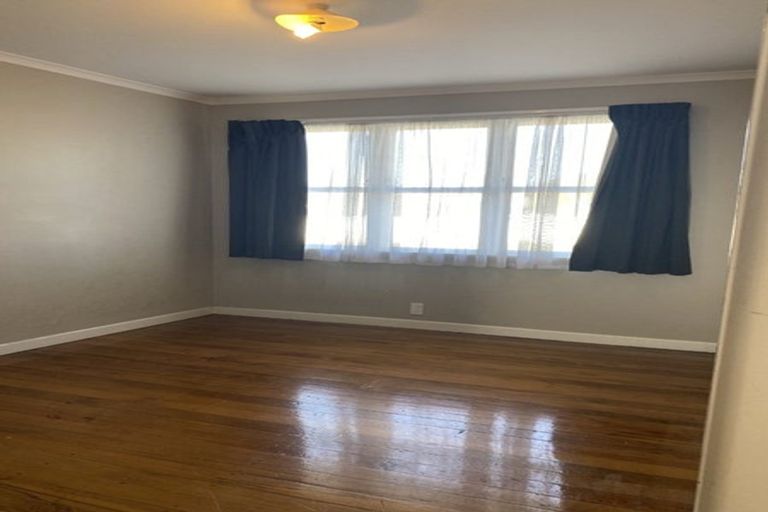 Photo of property in 8 Chorley Avenue, Massey, Auckland, 0614