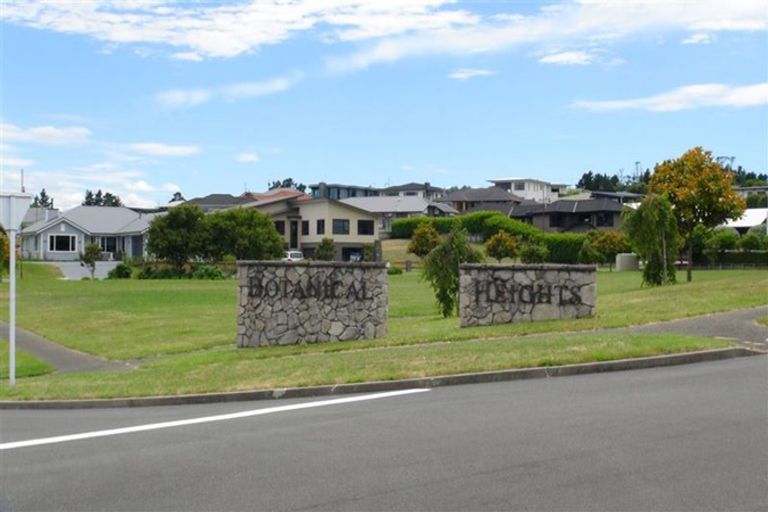 Photo of property in 5 Coprosma Crescent, Waipahihi, Taupo, 3330
