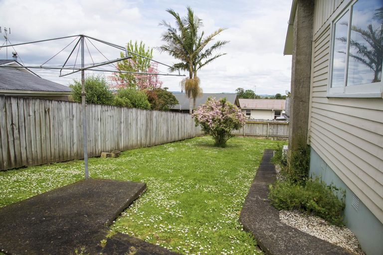 Photo of property in 6 Mcquarrie Avenue, Wattle Downs, Auckland, 2103