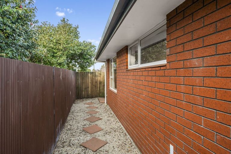 Photo of property in 33 Daniels Road, Redwood, Christchurch, 8051