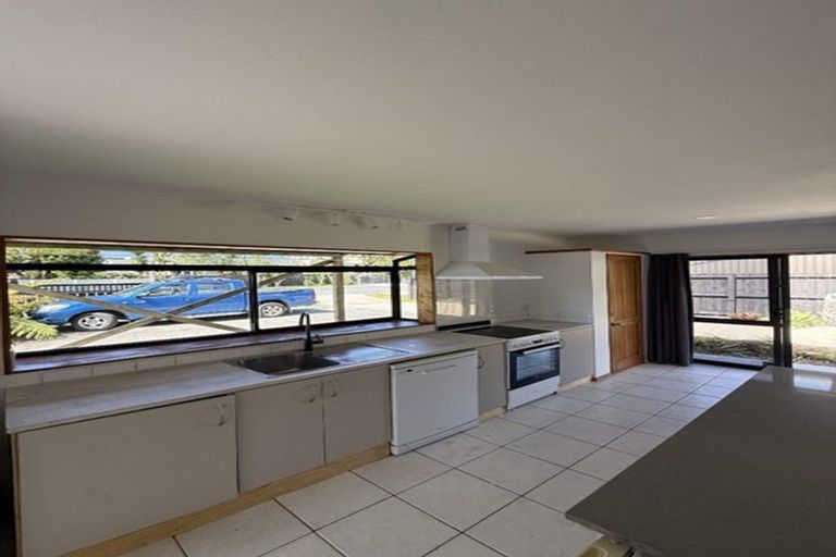 Photo of property in 17 Kopipi Crescent, Ngunguru, Whangarei, 0173