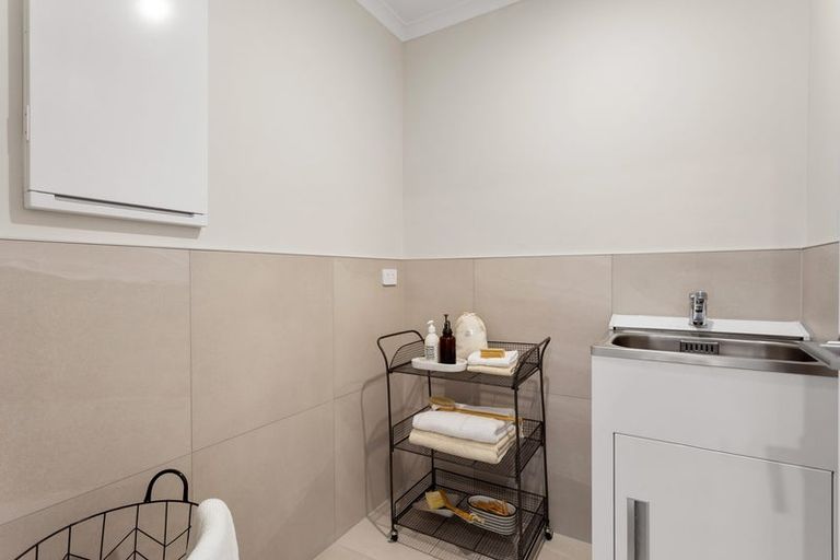 Photo of property in 2/1 Ko Roa Lane, Hobsonville, Auckland, 0616