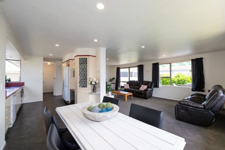 Photo of property in 43 Ryan Crescent, Greenmeadows, Napier, 4112